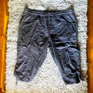 Unionbay Size xl dark gray capris